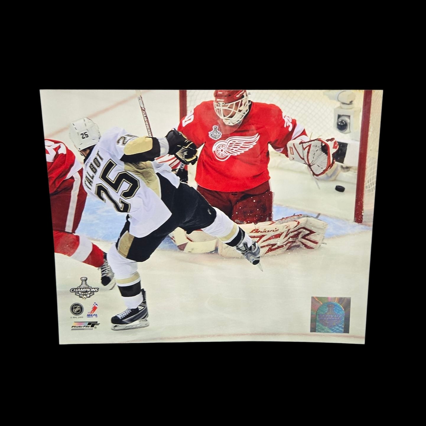 Photo - Maxime Talbot #25 Pittsburgh Penguins