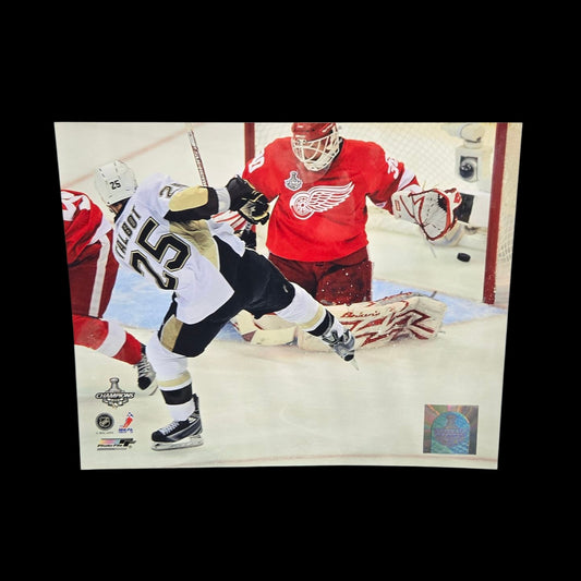 Photo - Maxime Talbot #25 Pittsburgh Penguins 